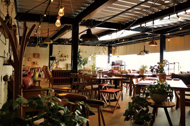 SOLID FURNITURE STORE