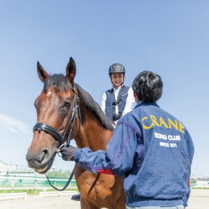 初めての人でも楽しく始められる乗馬体験。