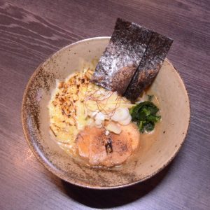 ガツンと濃厚な豚骨ラーメンが食べたい人は『豚豚炉.』へ!!