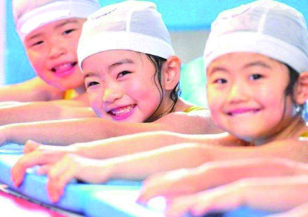 子どもに習わせるメリットいっぱいのスイミング!